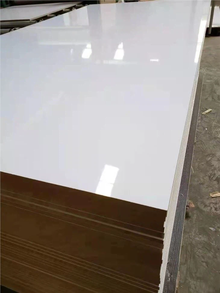 Panneau de fibres à densité moyenne MDF