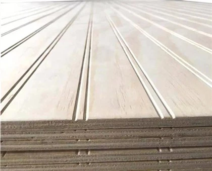 Le placage de pin VUW a rainuré le contreplaqué encoché par contreplaqué pour la construction décorative