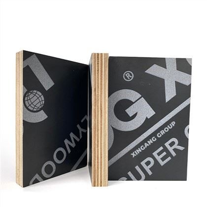 Contreplaqué Film personnalisable 2-18 mm contreplaqué de bois dur pour matériau de construction