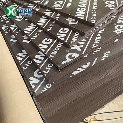 Panneau phénolique WBP Contreplaqué 18 mm de haute qualité